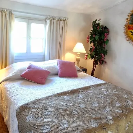 Apartment Port