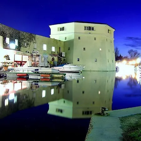 Port *