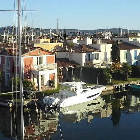Apartment Port